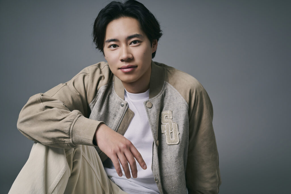 戸塚純貴、「銃さばきは何度も練習をしました」と語る、アクションシーンの演じ方